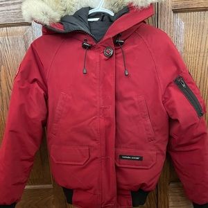 Woman’s Canada goose bomber jacket